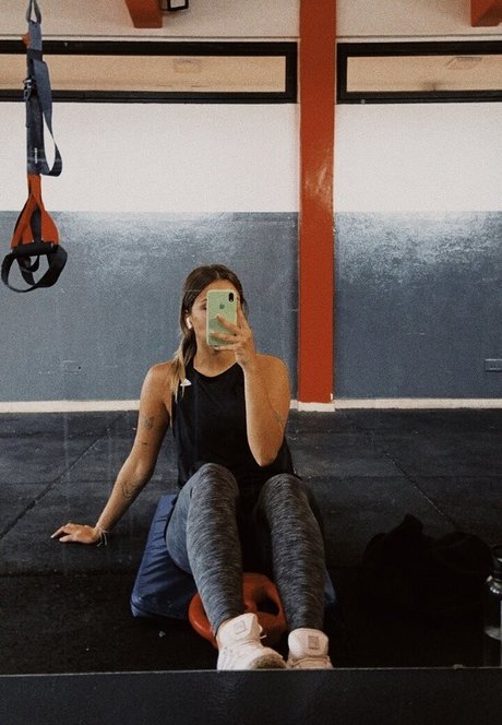 日本の女子高生OnlyFans 無料ヌード 写真