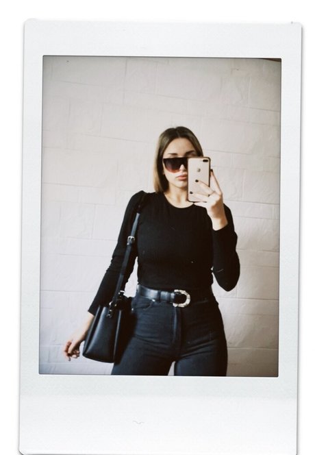 肉厚マンコオンリーファンズ 無料アダルト 画像