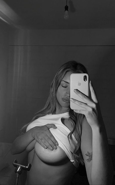 belonly ポルノスター セックス 写真