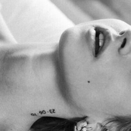 ママのアナルOnlyFans 美しい裸 画像