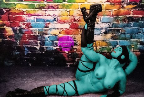Synthetika Lynn 美しいポルノスター 写真