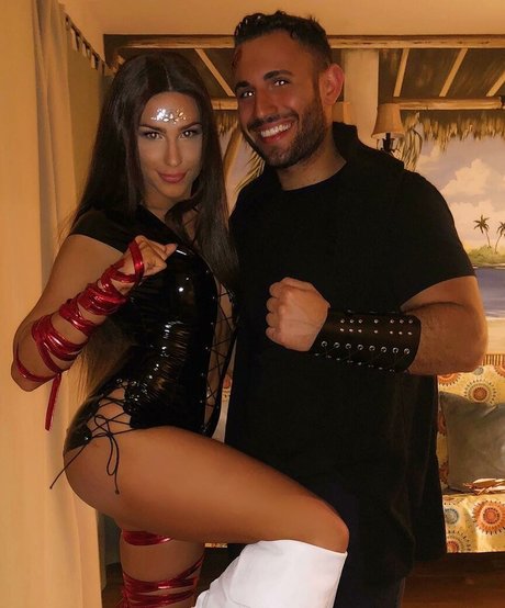 アナル熟女OnlyFans アートヌード 画像