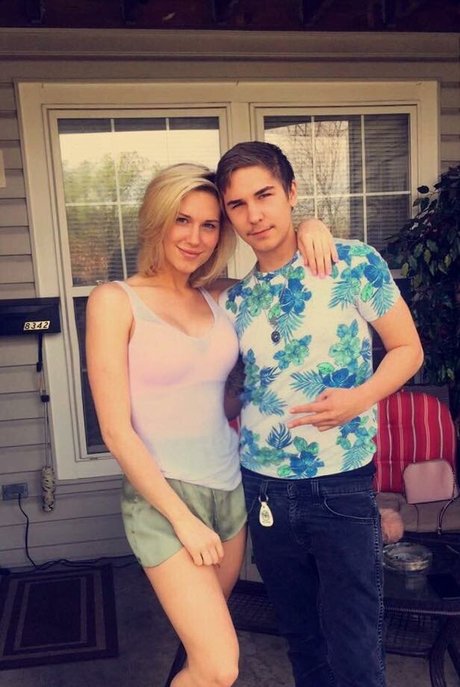 アジアン・エボニー・オンリーファンズ セクシー 画像