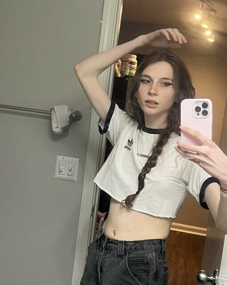 巨乳 パイズリ OnlyFans アート裸 写真