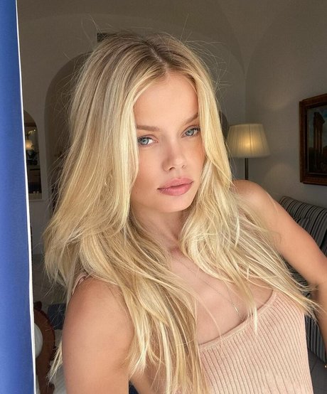 Frida Aasen 独占ポルノスター ギャラリー