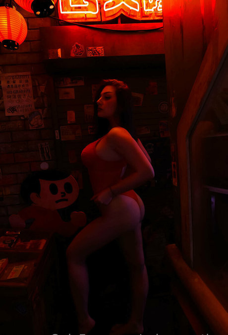 Solaraester ヌードモデル 写真