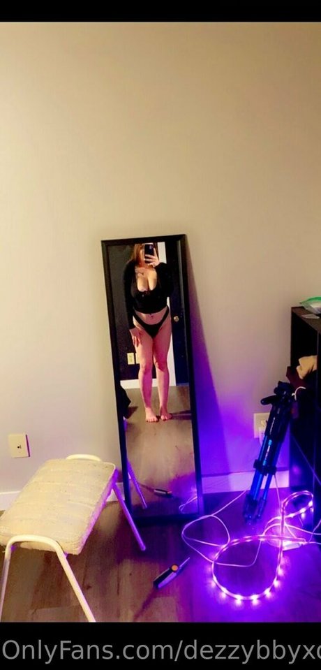 dezzybbyxoxo HDポルノスター 写真
