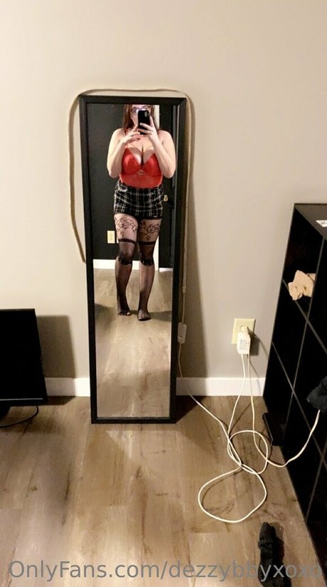 dezzybbyxoxo セックスモデル 写真