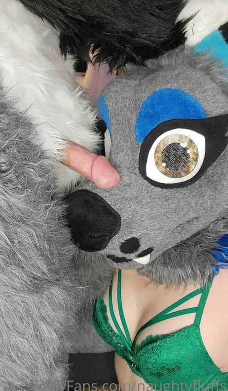 naughtyfluffs ホットモデル 写真