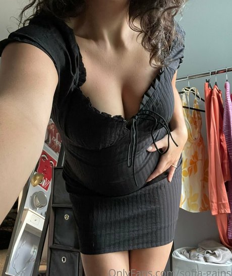 sofia gains ヌードモデル 写真