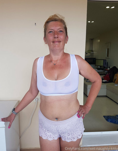 曲線美のラテン系オンリーファンズ アートxxx 写真