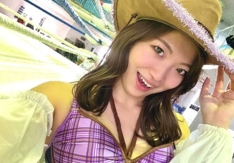 巨大なチンポを持つシーメールオンリーファンズ 裸 写真