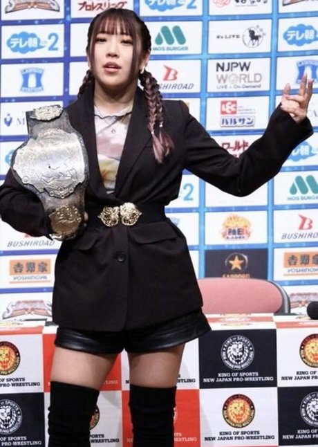 毛深いラテン系オンリーファンズ 無料セックス 画像