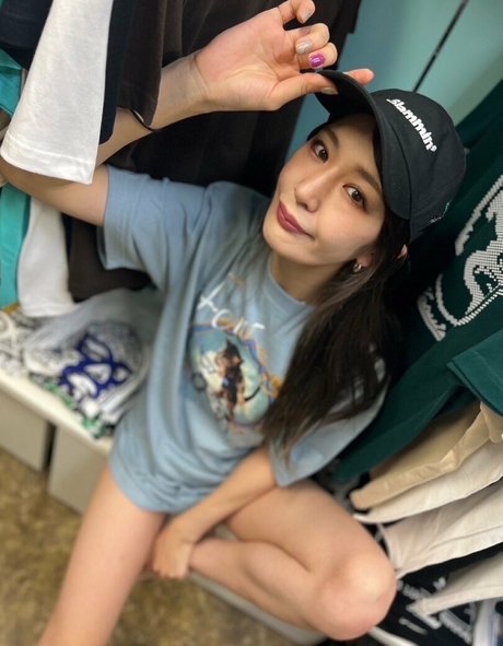 ヌード教師オンリーファンズ パーフェクト 写真