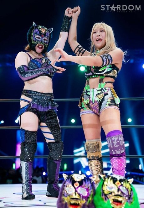 巨大なチンポを持つシーメールオンリーファンズ アートポルノ ギャラリー