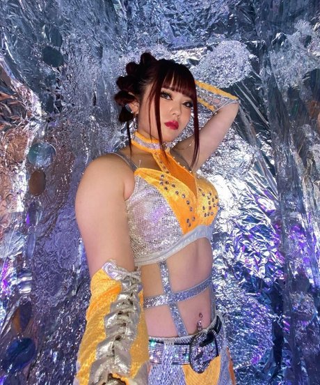 ルビーオンリーファン エロチック 写真