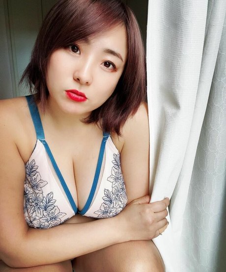 クーガーオンリーファンズ 無料エロ 写真