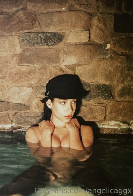 Angelicaggx ホットスター 写真