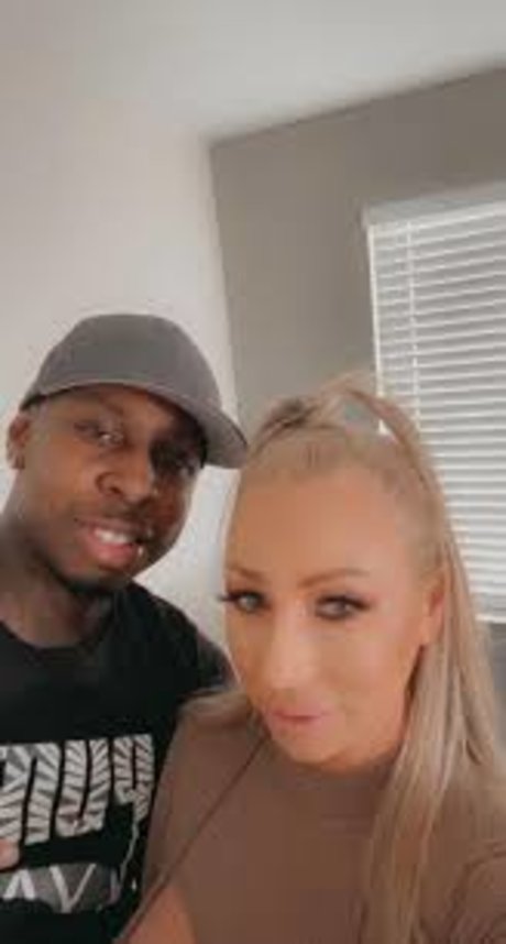 ティーン乱交OnlyFans 美しい 写真