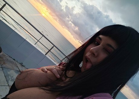 hotgiirlbummer 裸のポルノスター 写真