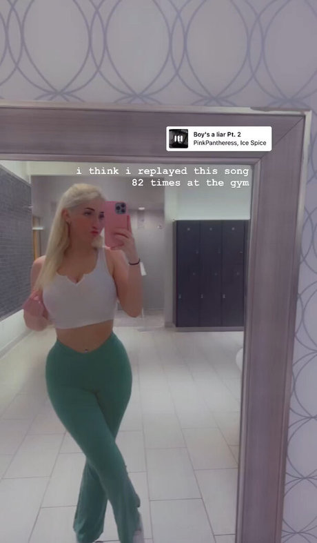 Kayla A スター 裸 画像