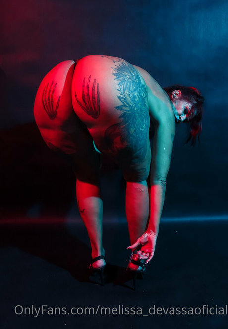 毛深いラテン系オンリーファンズ 可愛い 写真