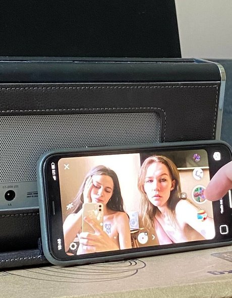 ポーグガールズオンリーファン セクシー 画像