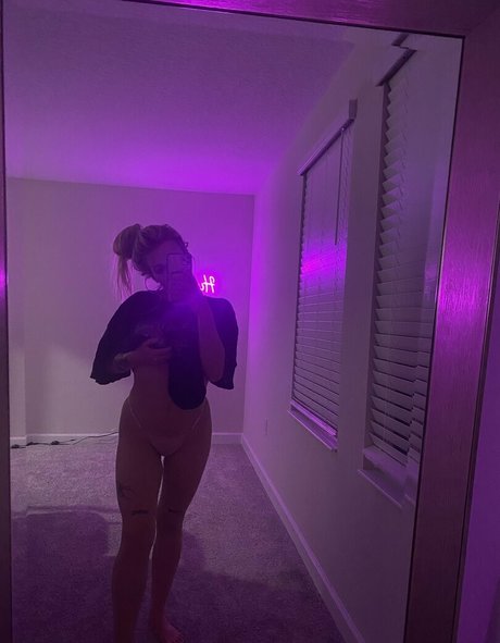 daniiof ポルノスター ヌード 写真