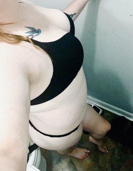 peachyly ヌード女優 画像