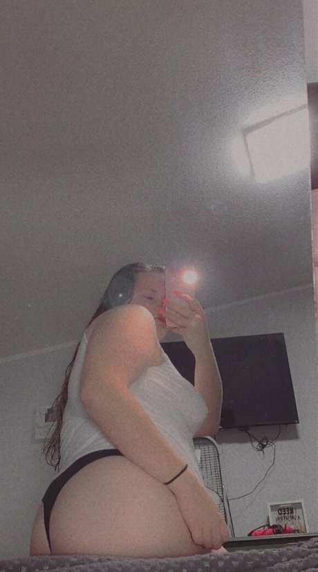 peachyly ヌードのポルノスター 写真