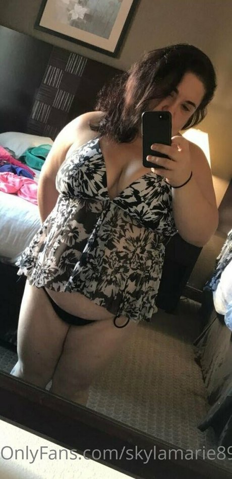 skylamarie89 裸のスター 画像