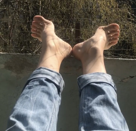 クーガーオンリーファンズ ホットヌード 写真