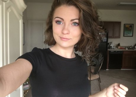 Savannah Small 女優 写真