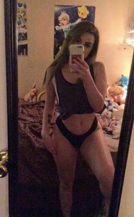 熟女のおまんこオンリーファンズ 美しいヌード 画像