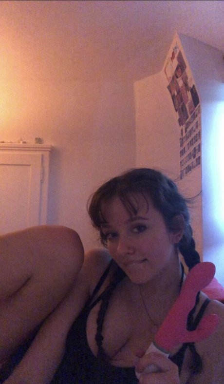 女の子同士のオンリーファンズ アダルト 写真