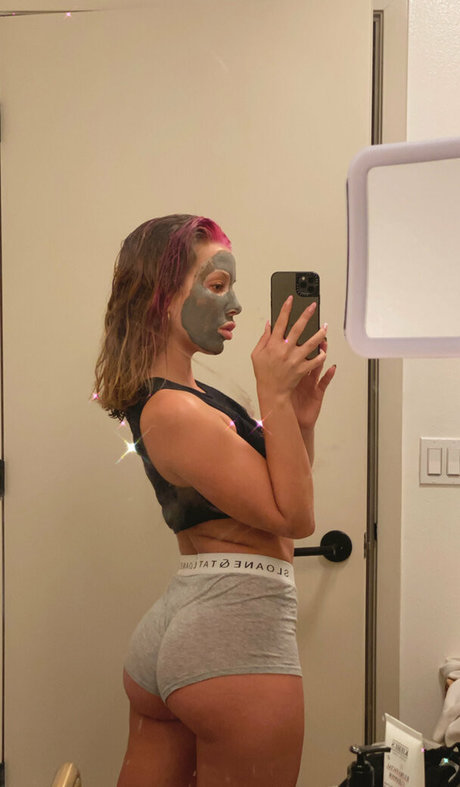 ティーン乱交OnlyFans アダルト 写真