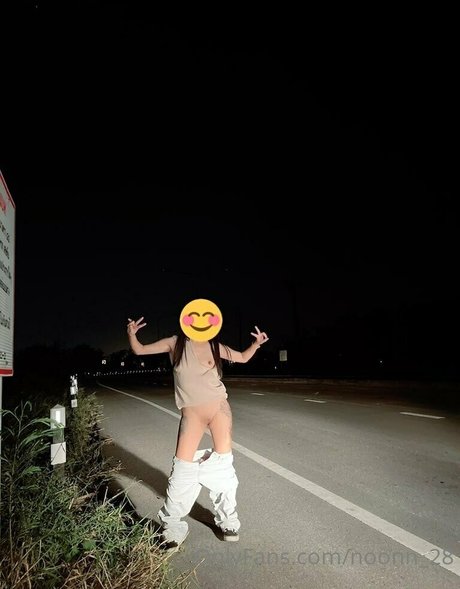 noonn 28 ポルノスター 美しい 写真