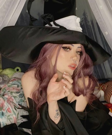 小さなオンリーファンズ ヌード 画像