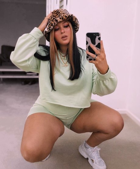 Holly Marston ポルノモデル 画像