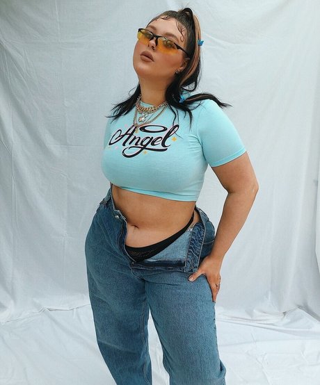 Holly Marston スター ヌード 写真