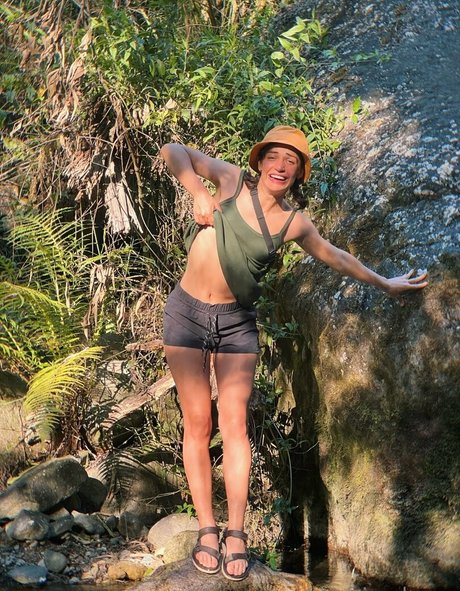 ヨガ オンリーファンズ エロ アーカイブ