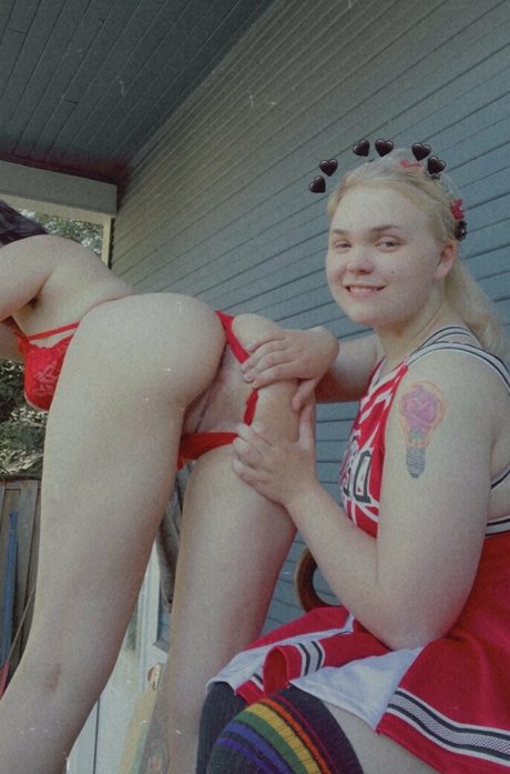 cl0wnpwuppy ポルノスター ヌード ギャラリー