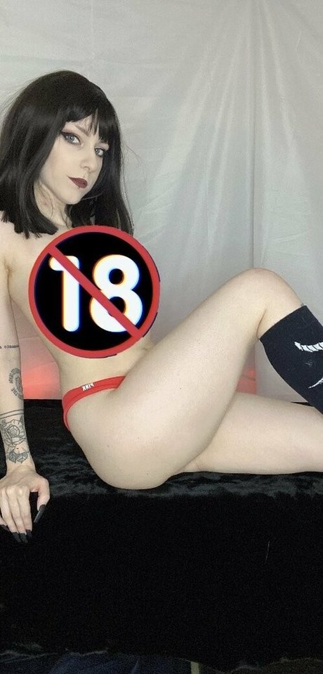 巨大なチンポを持つシーメールオンリーファンズ セクシーxxx 画像