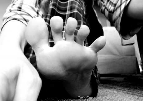 ジンジャートゥインクオンリーファンズ 美しいポルノ 画像