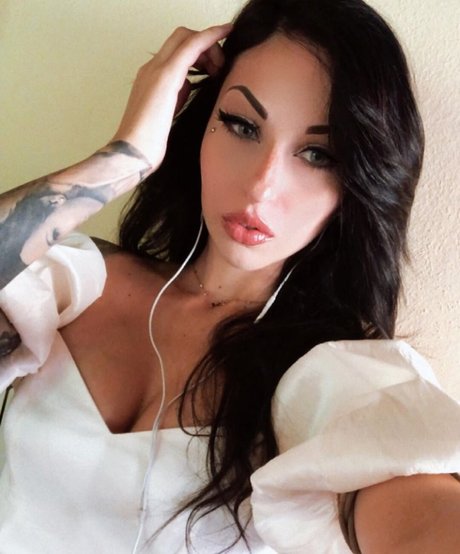 Giada Cristina Bessi 美しいポルノスター 写真