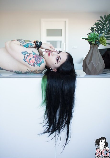 Douji 美しいポルノスター 画像