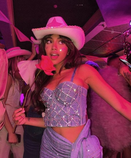 Maria Thattil 素敵なスター アーカイブ