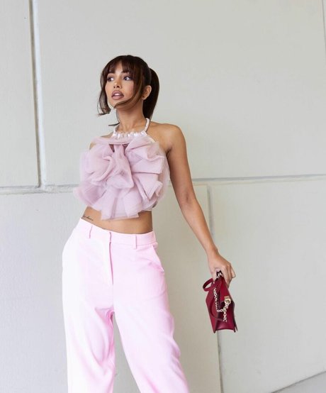 Maria Thattil ホットなポルノスター 写真