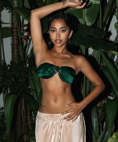 Maria Thattil 独占モデル 画像