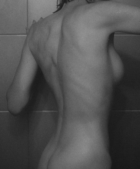 18歳のオンリーファンズ ベスト 写真